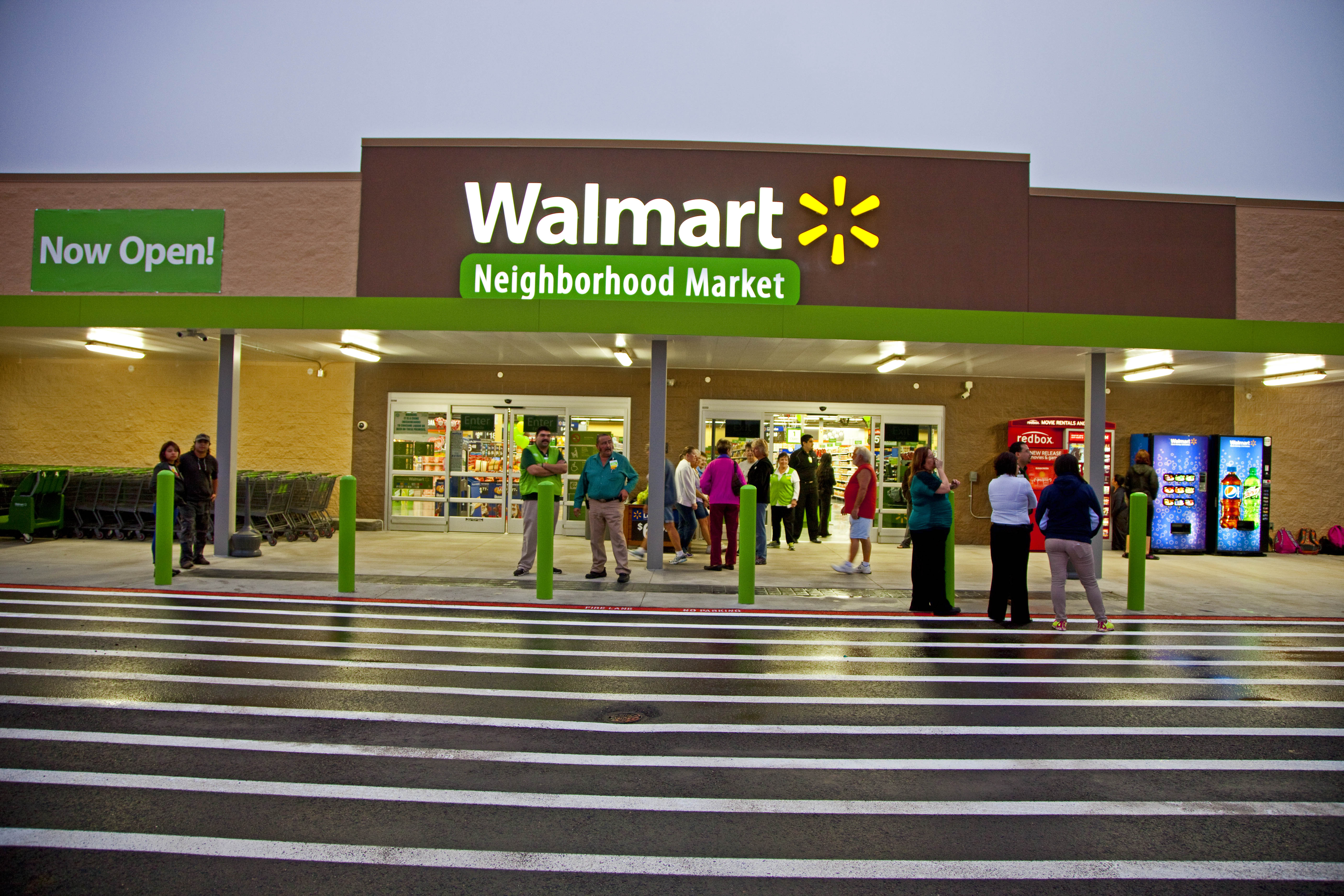The Walmart Neighborhood Market held its Grand Opening in ...